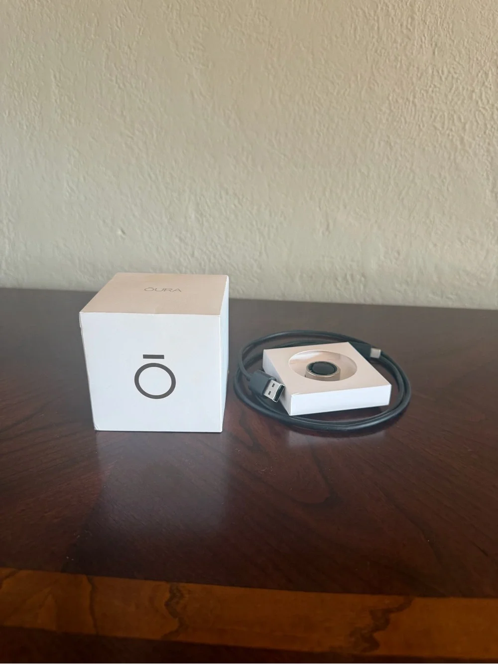 Oura Ring Gen 2 Heritage Silver Size 8 w/ Original Box & Charger